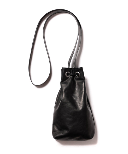 MR.OLIVE E.O.I / WATER PROOF LIGHT LEATHER / DRAWSTRING MINI SHOULDER BAG ミスターオリーブ イーオーアイ / ウォータープルーフウォッシャブルレザー / 巾着ミニショルダー